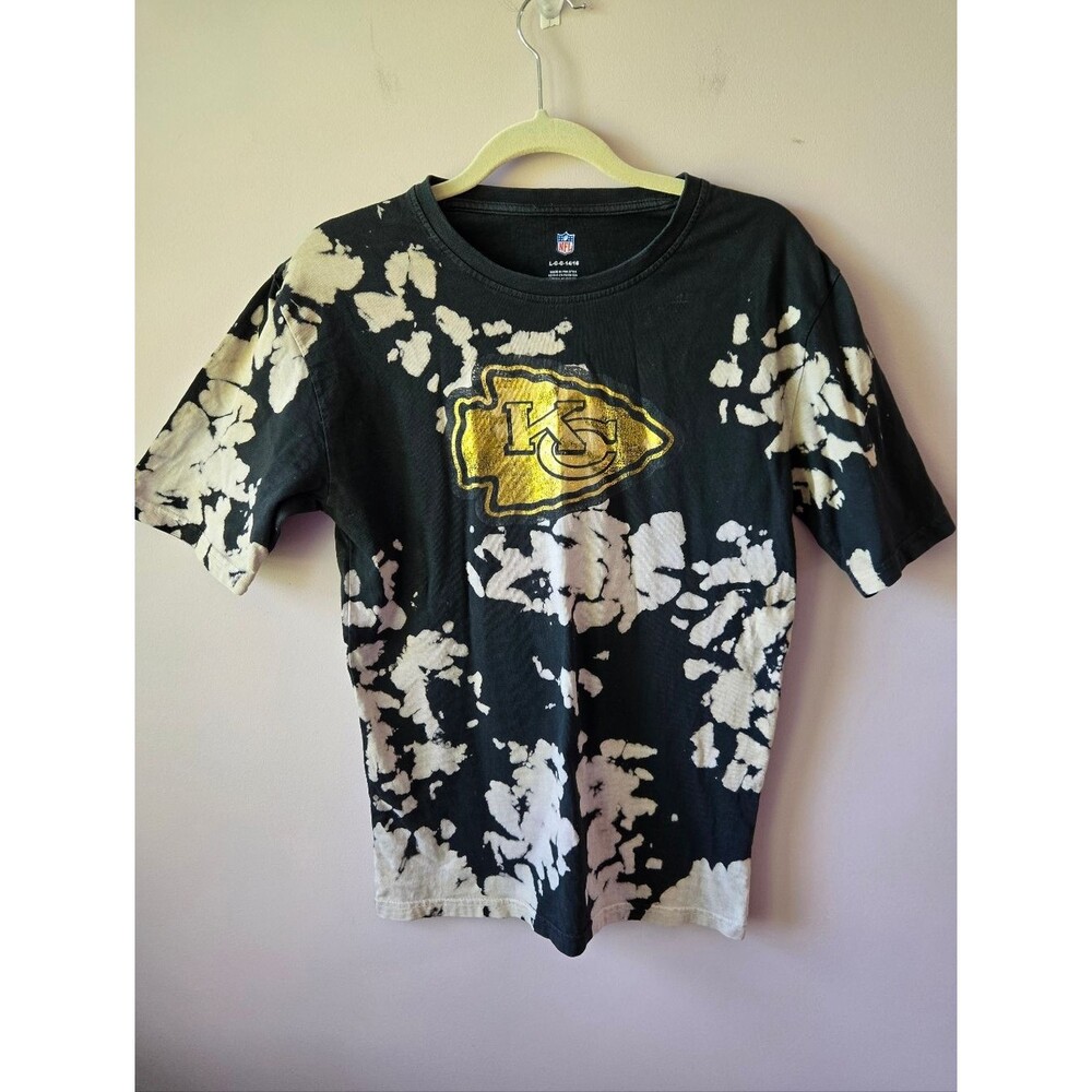 🏈 Kansas City Chiefs Bleach Splatter Graphic Tee